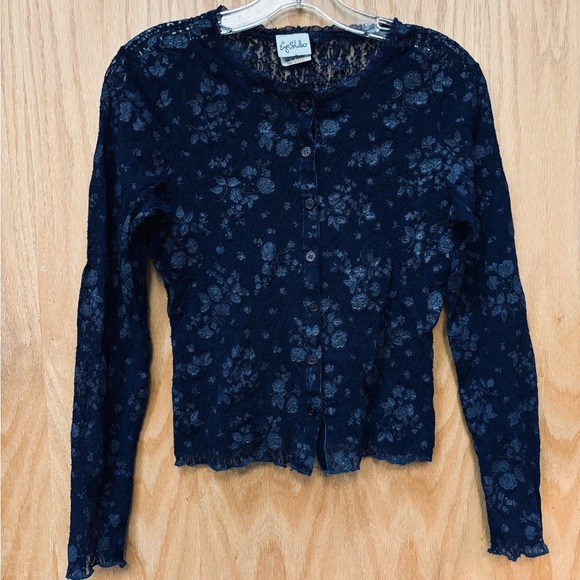 EyeShadow Lace Cardigan - Picture 2 of 12